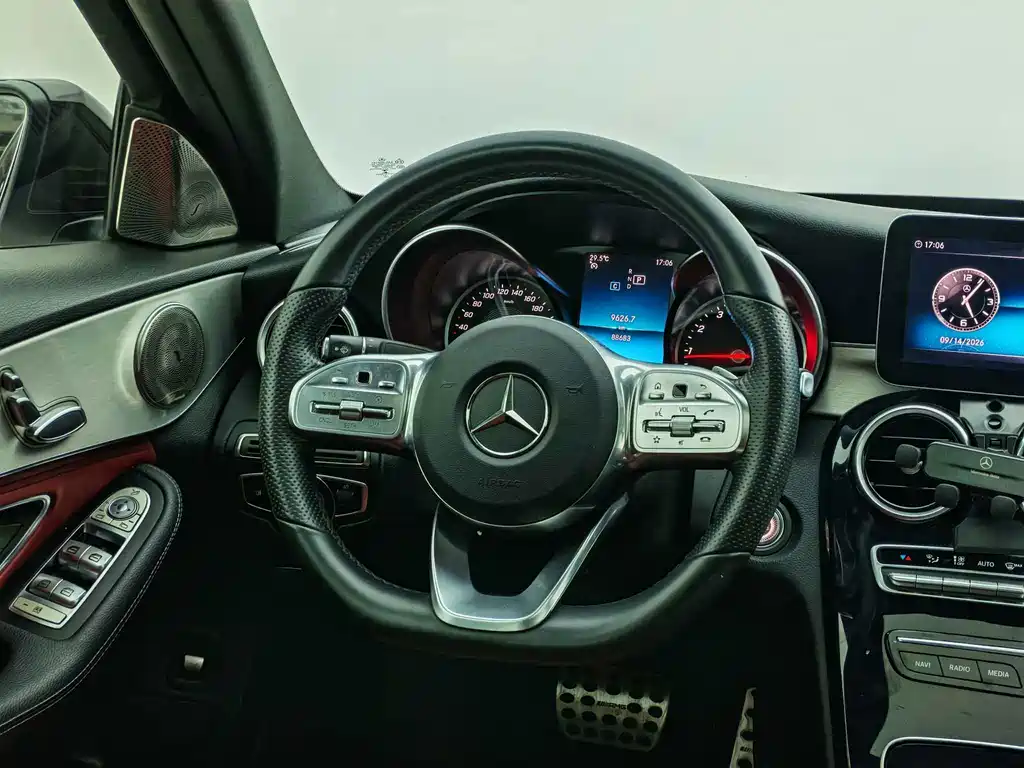 Mercedes-Benz C-Class — миниатюра 12