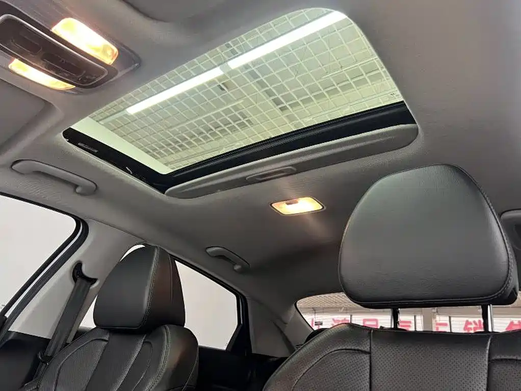 Hyundai Elantra — миниатюра 17
