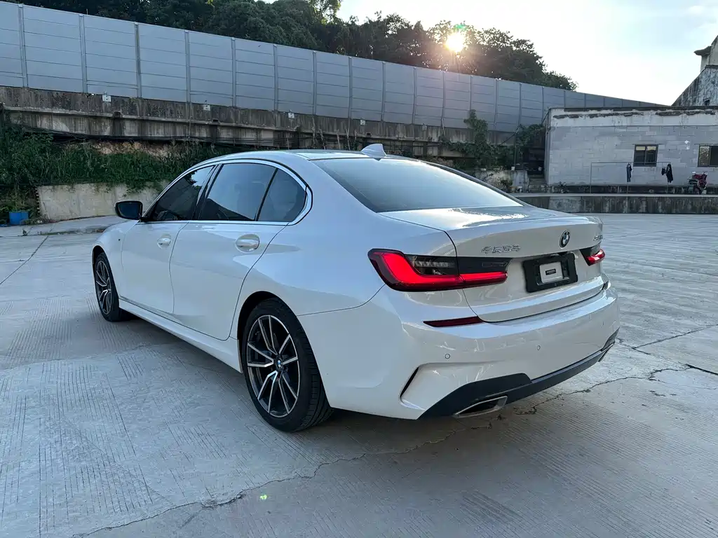 BMW 3 Series - фото 7