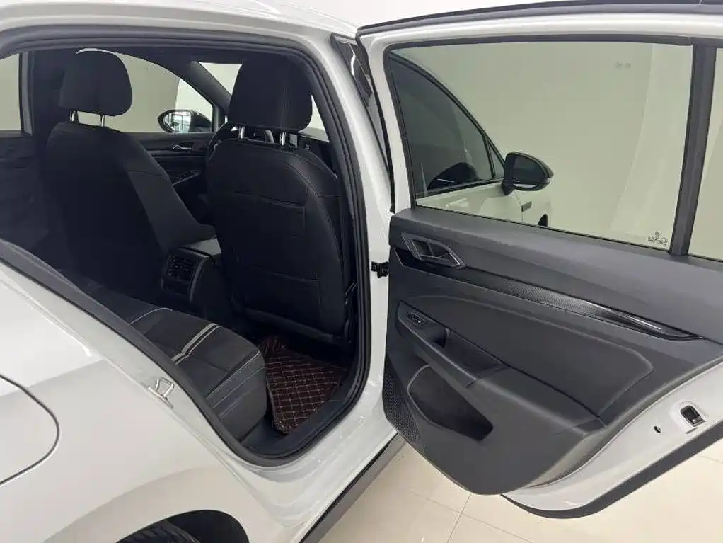 Volkswagen Golf — миниатюра 12