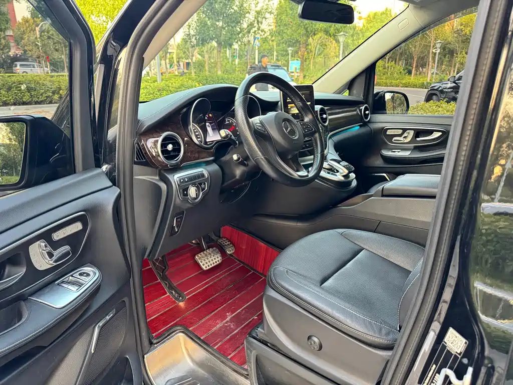Mercedes-Benz V-Class — миниатюра 4