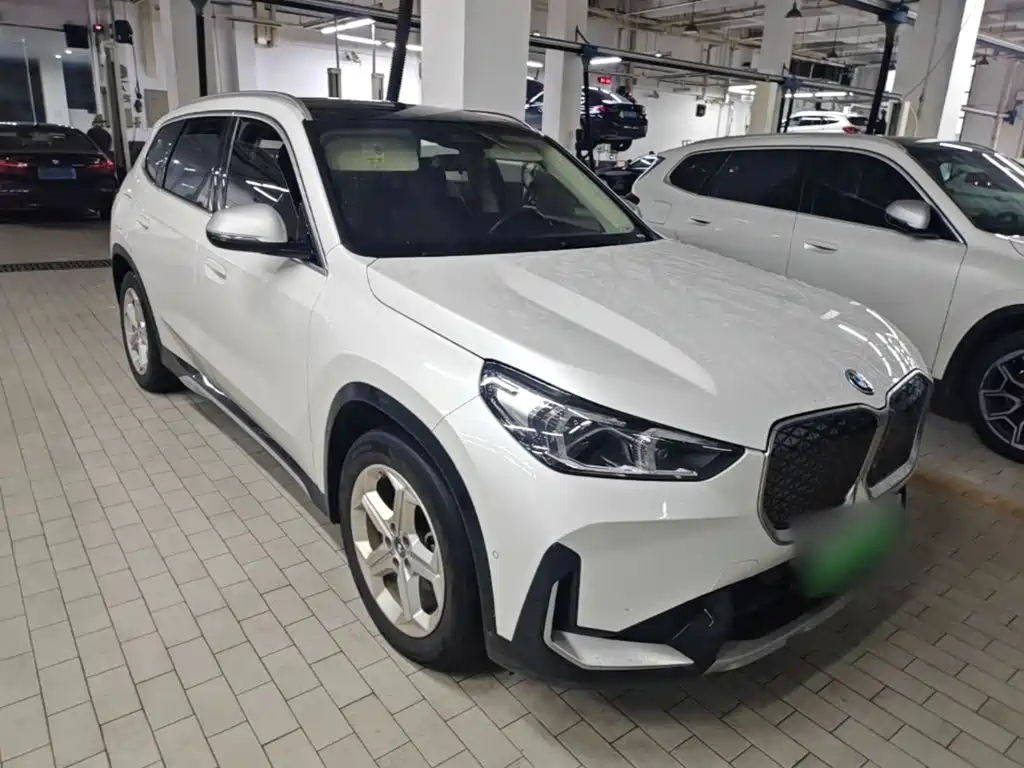 BMW iX1 — миниатюра 4