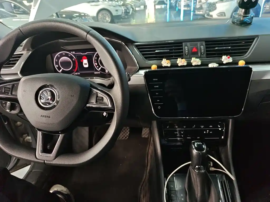 Skoda Superb — миниатюра 10