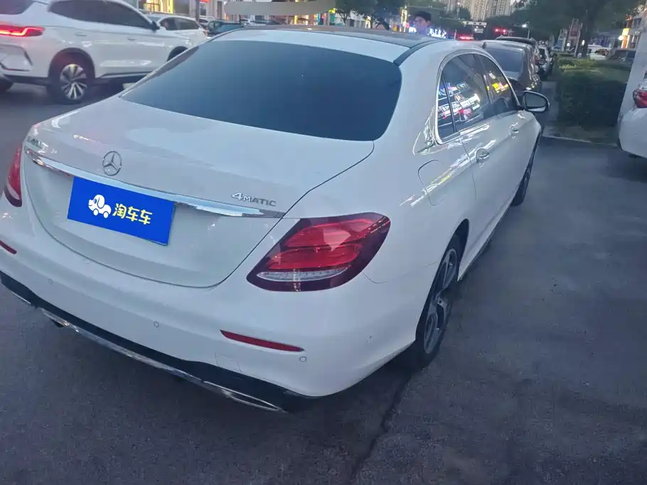 Mercedes-Benz E-Class — миниатюра 3