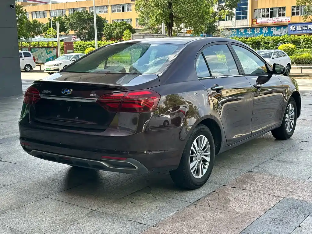 Geely Emgrand — миниатюра 4