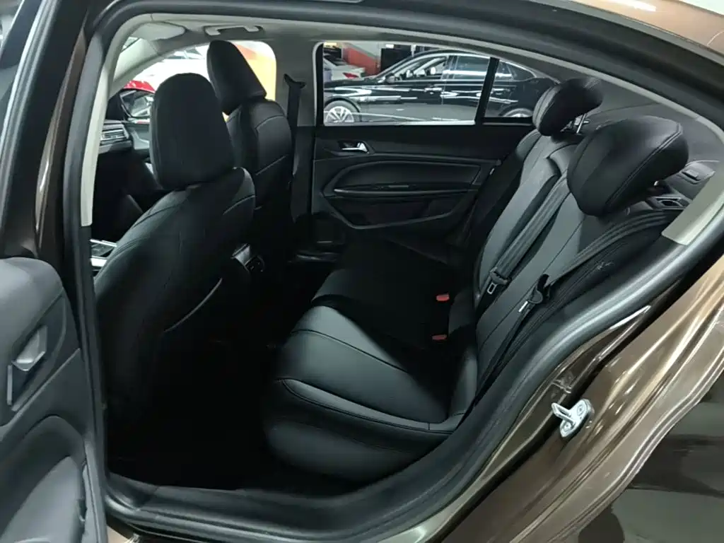Peugeot 408 — миниатюра 17