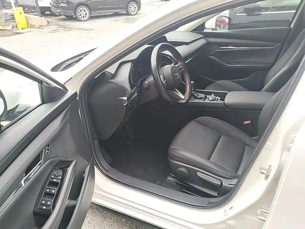 Mazda 3 Axela — миниатюра 16