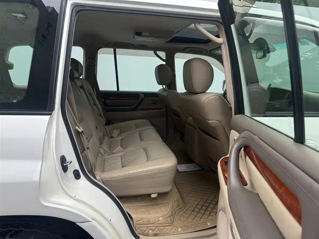 Lexus LX — миниатюра 12