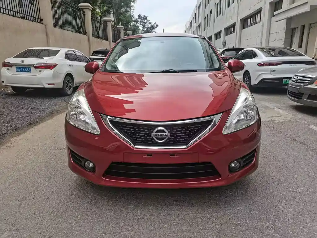 Nissan Tiida — миниатюра 4