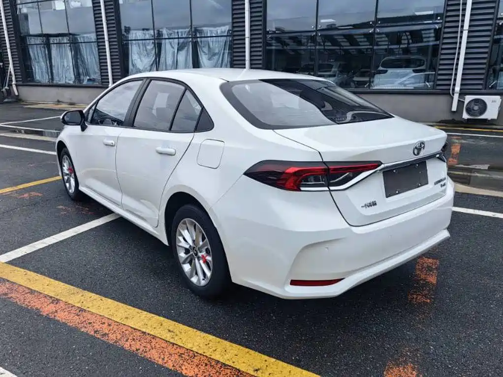 Toyota Corolla — миниатюра 8