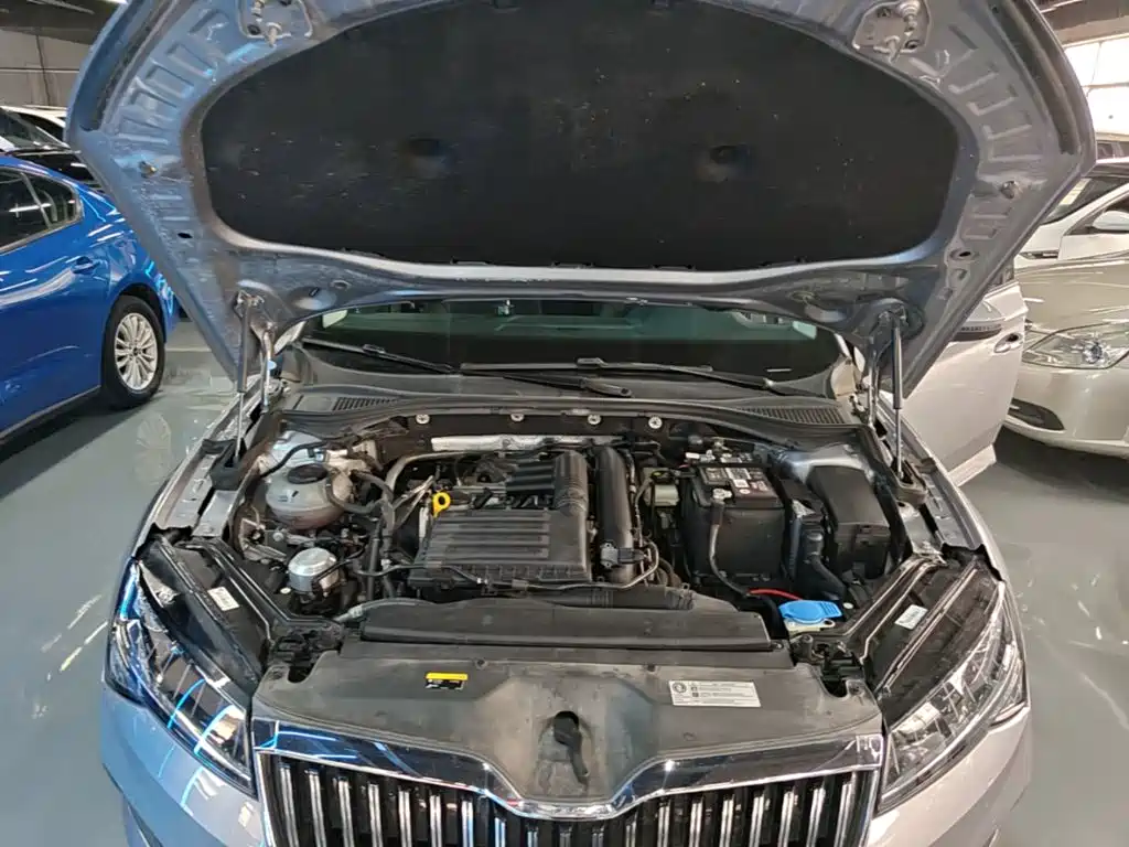 Skoda Superb — миниатюра 20