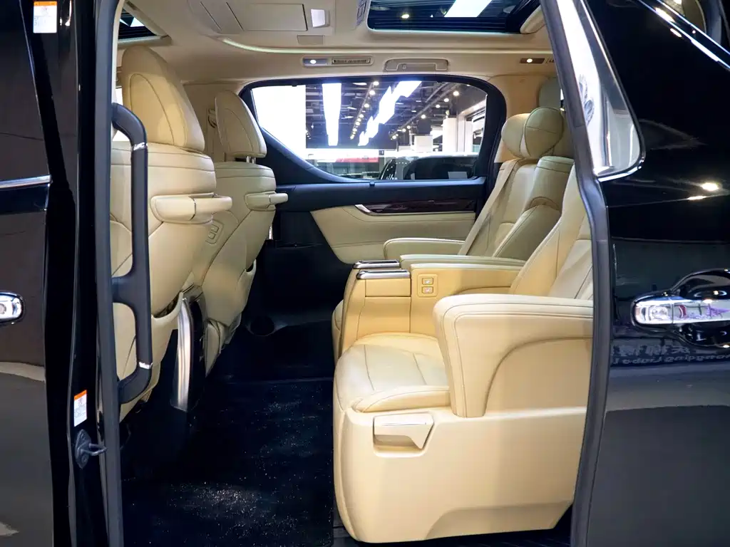 Toyota Alphard 2015 3.5L Luxury