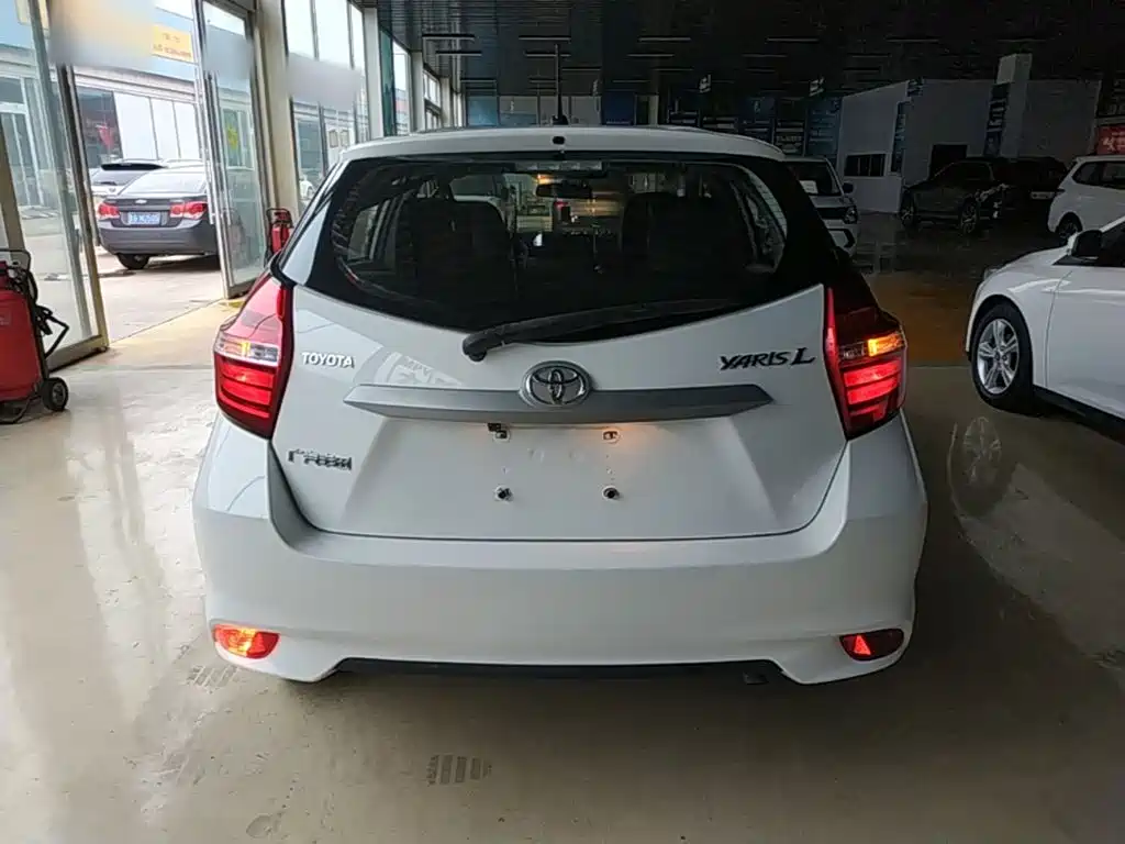 Toyota Yaris L — миниатюра 6