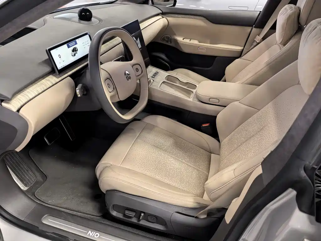 NIO NIO ET7
