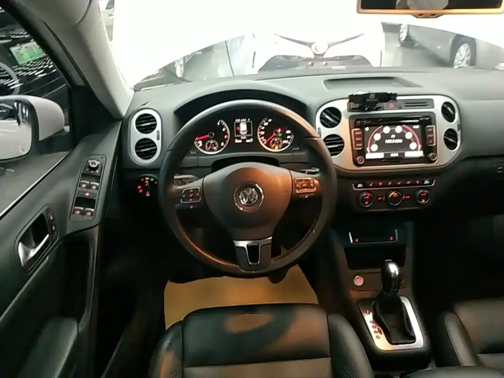 Volkswagen Tiguan — миниатюра 11