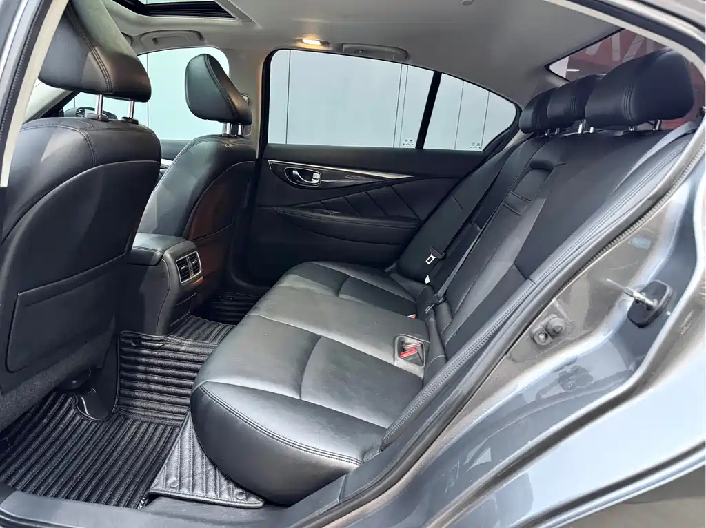 Infiniti Q50L 2018 2.0T Comfort V