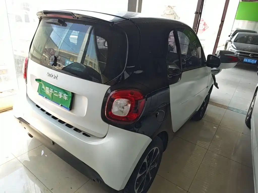 smart Smart Fortwo — миниатюра 7