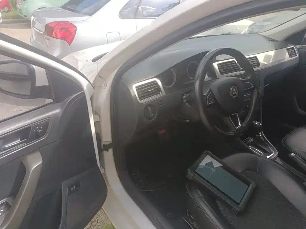 Skoda Rapid — миниатюра 16