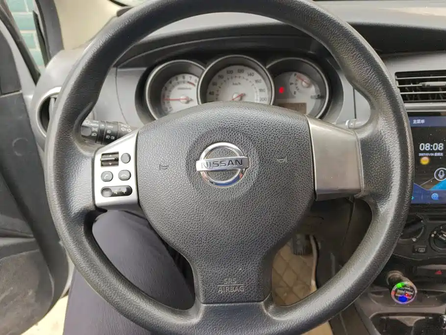 Nissan Livina — миниатюра 15