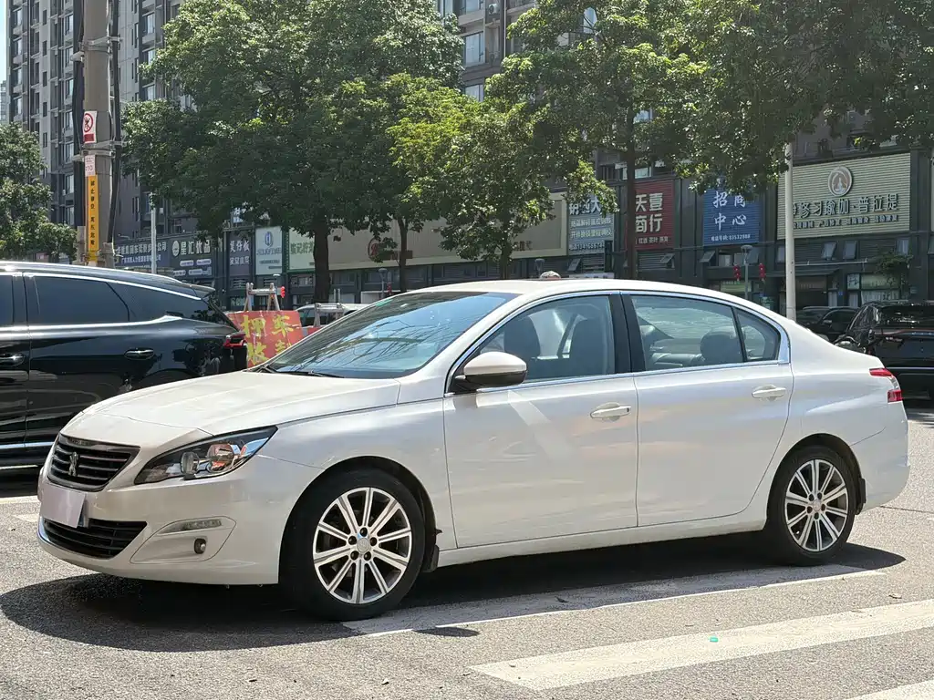 Peugeot 408
