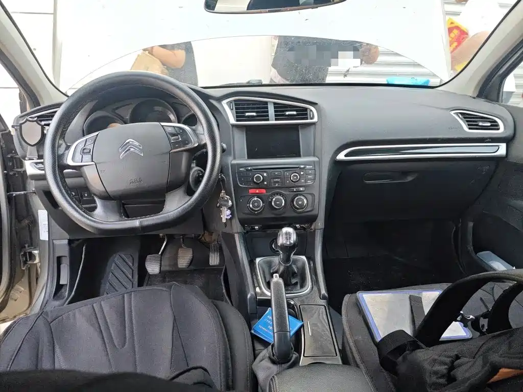Citroen C4L — миниатюра 10