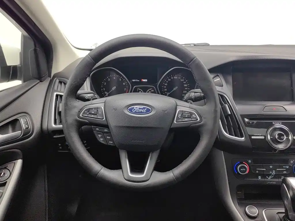 Ford Focus — миниатюра 11