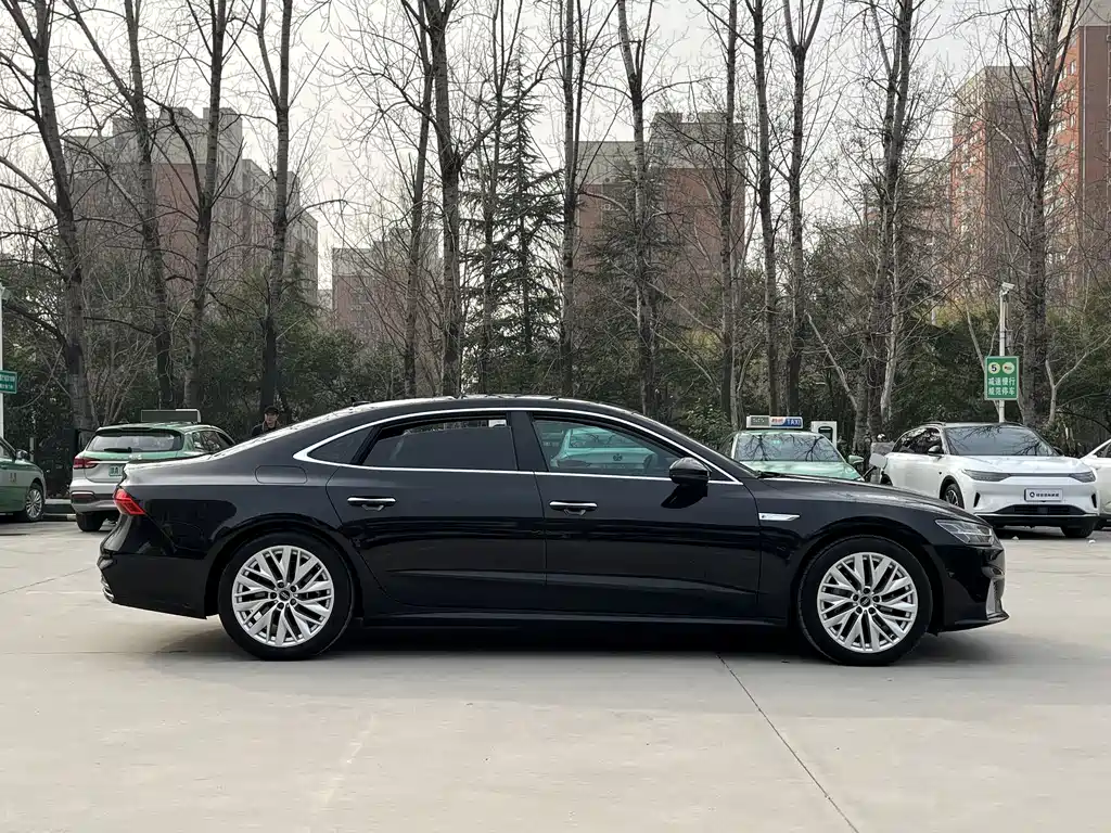 AUDI A7L
