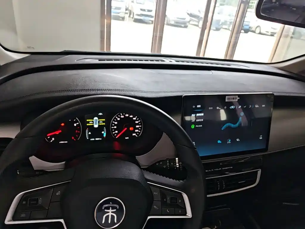 BYD MAX — миниатюра 10