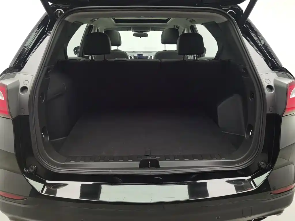 Chevrolet Equinox — миниатюра 16