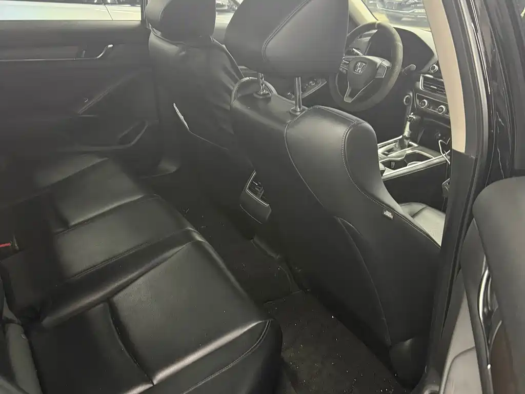 Honda Accord — миниатюра 13