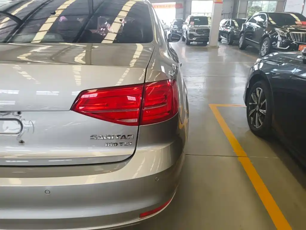 Volkswagen Sagitar — миниатюра 8