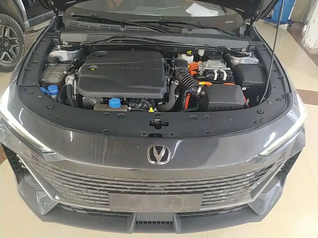 Changan UNI-V iDD — миниатюра 20