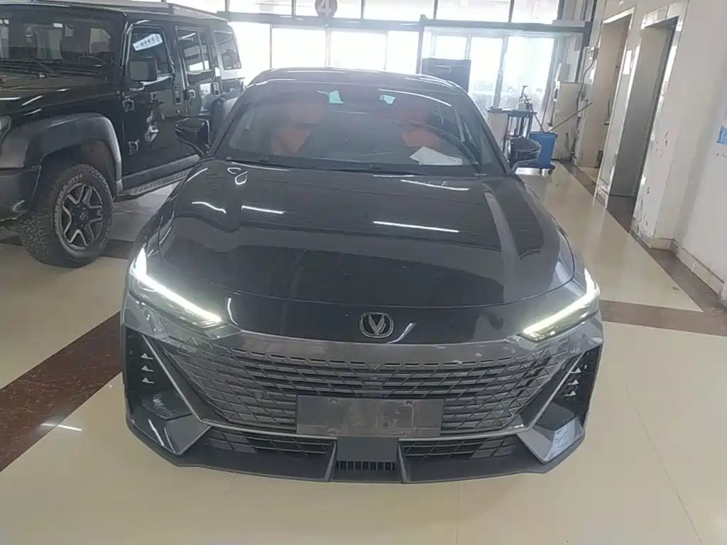 Changan UNI-V iDD — миниатюра 3