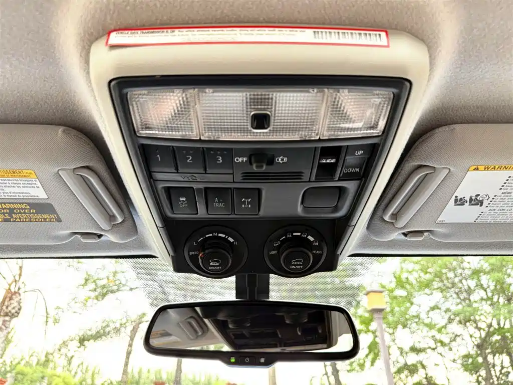 Toyota 4Runner — миниатюра 18