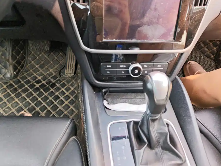 BYD MAX — миниатюра 16
