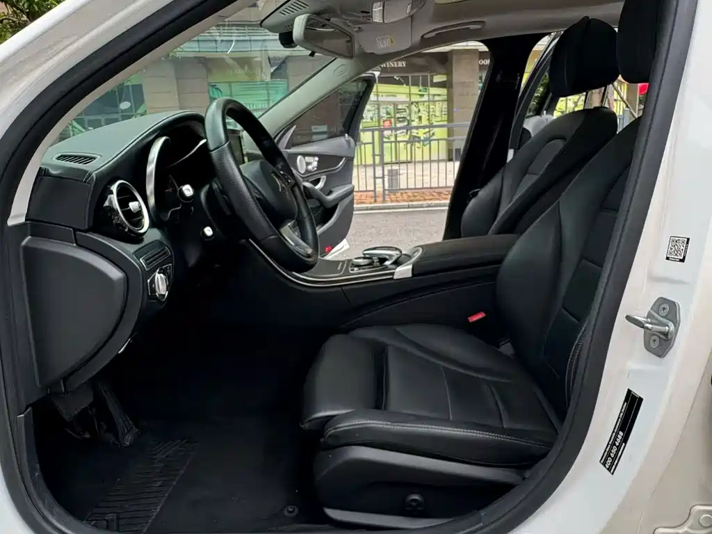 Mercedes-Benz C-Class — миниатюра 4