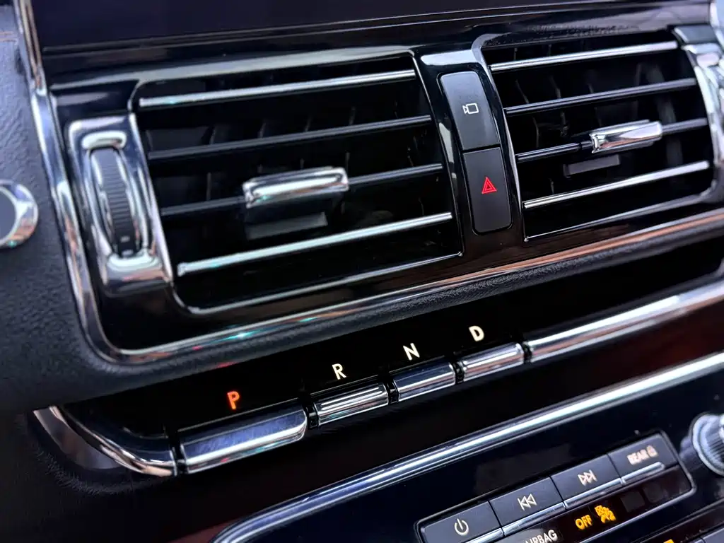 Lincoln Navigator — миниатюра 9
