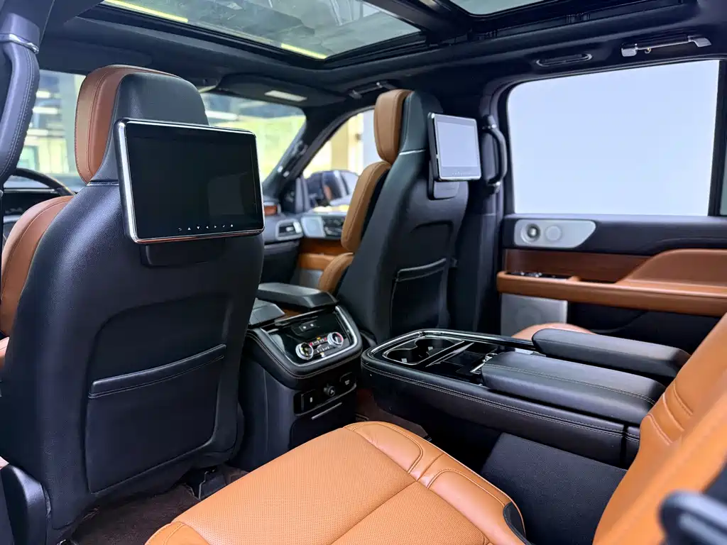Lincoln Navigator — миниатюра 14