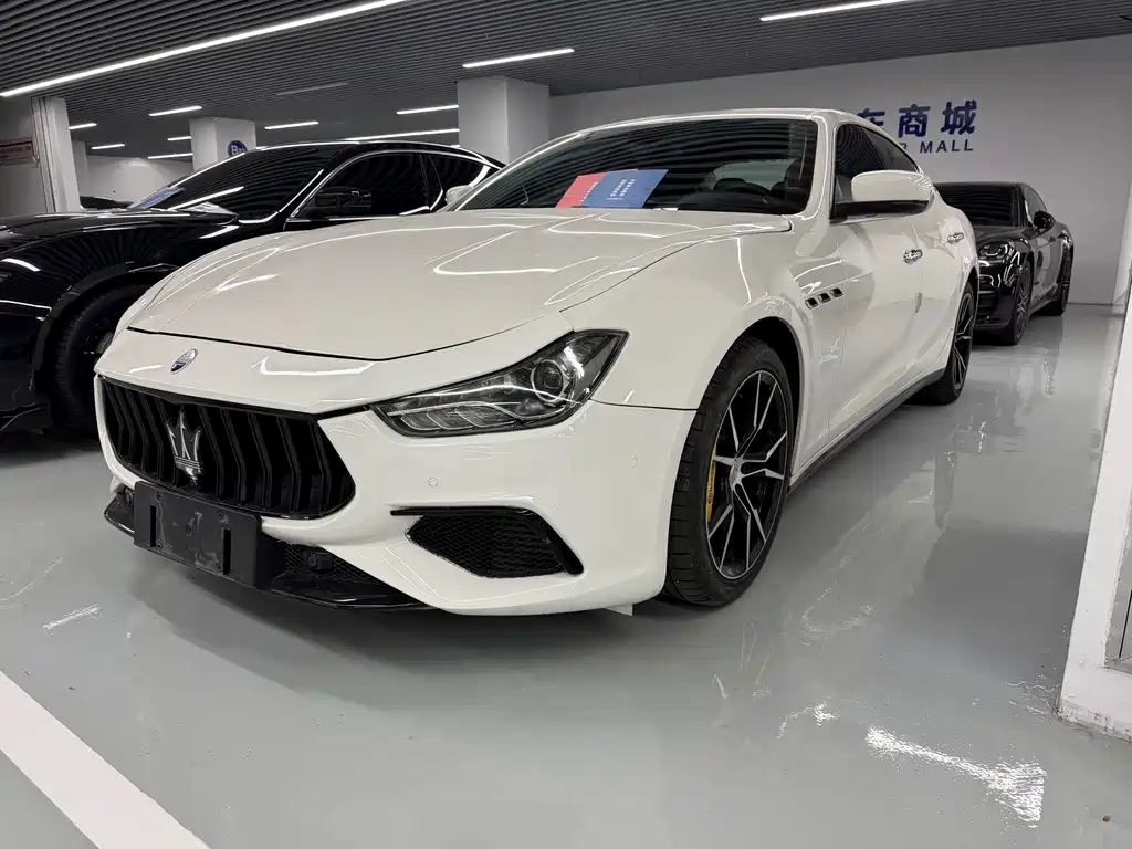 Maserati Ghibli 2015