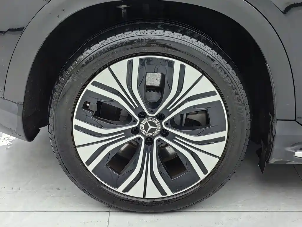 Mercedes-Benz EQE SUV — миниатюра 3