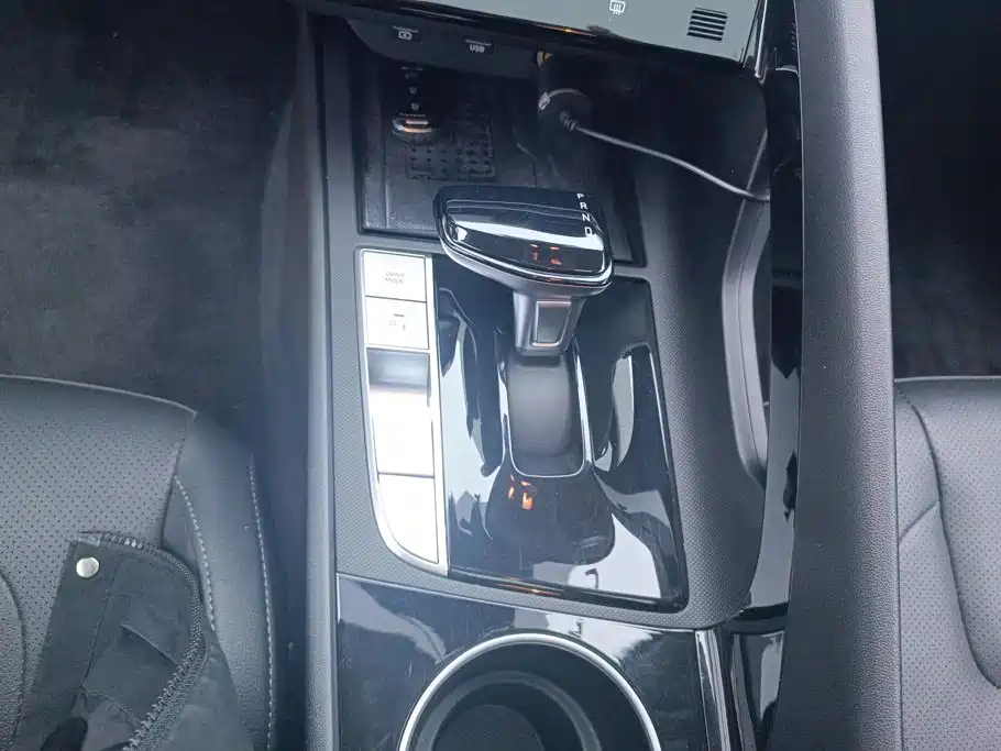 Hyundai Elantra — миниатюра 16