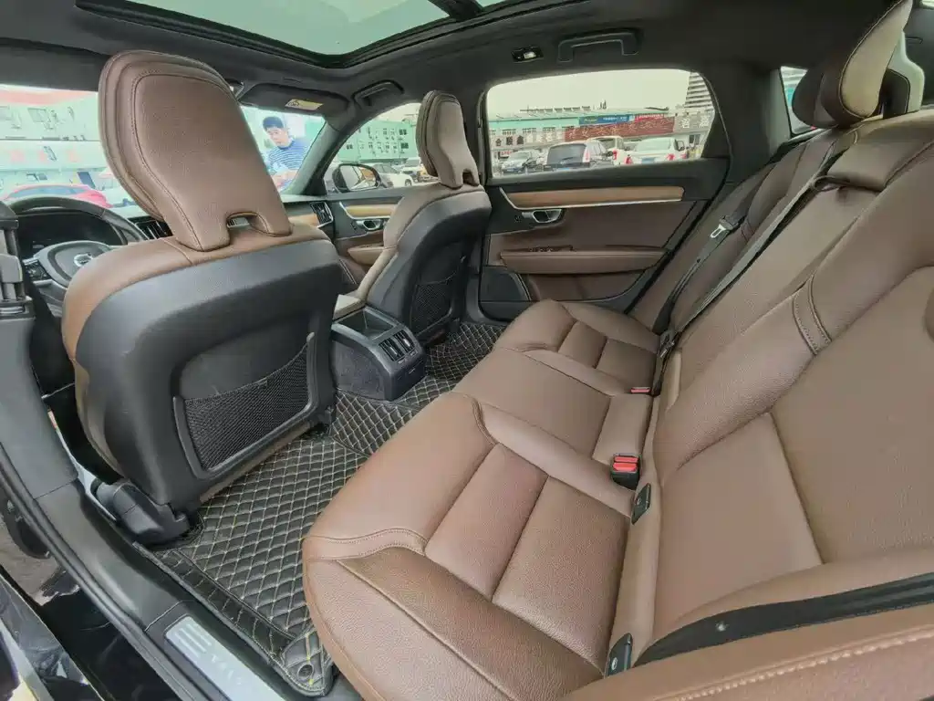 Volvo S90 — миниатюра 9