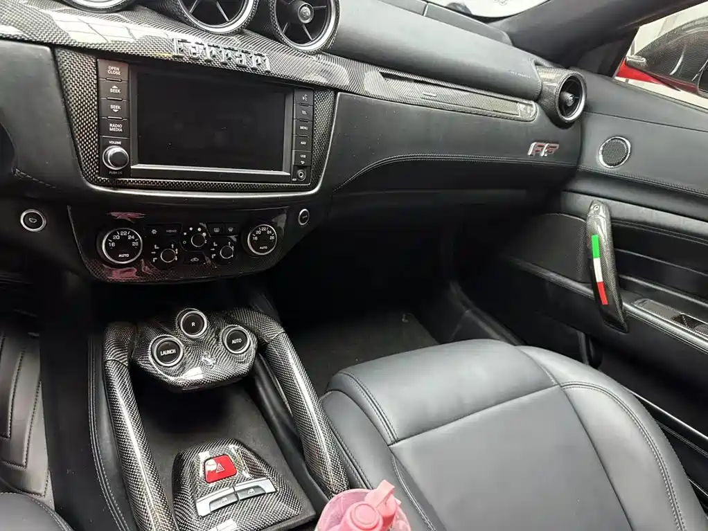 Ferrari FF — миниатюра 7