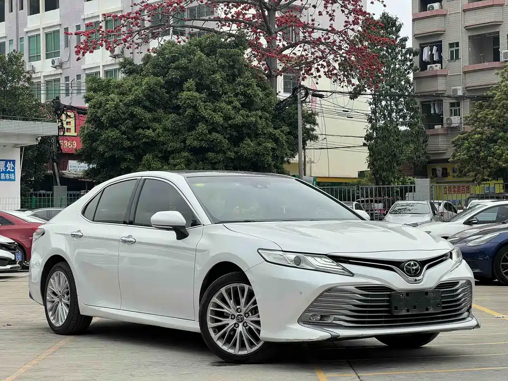 TOYOTA CAMRY