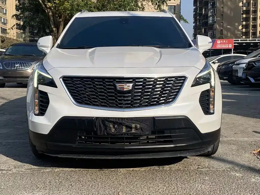 CADILLAC XT4