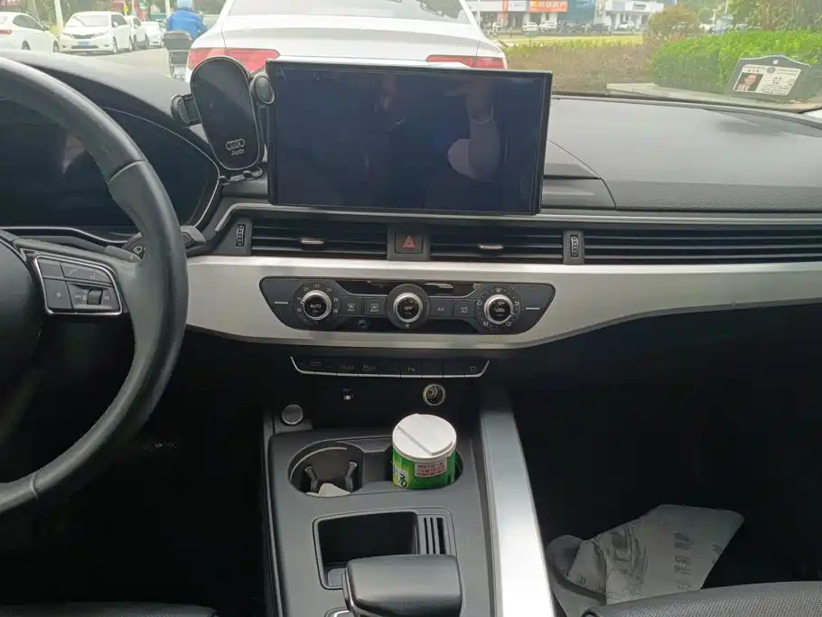Audi A4L — миниатюра 13