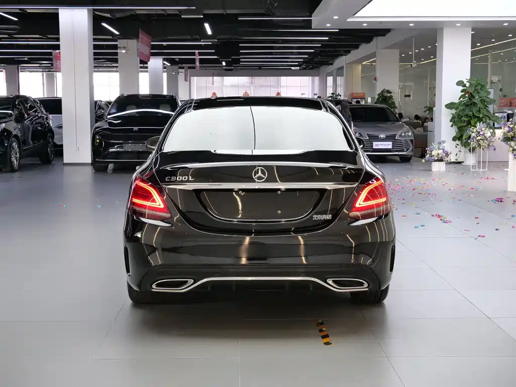 Mercedes-Benz C-Class — миниатюра 6