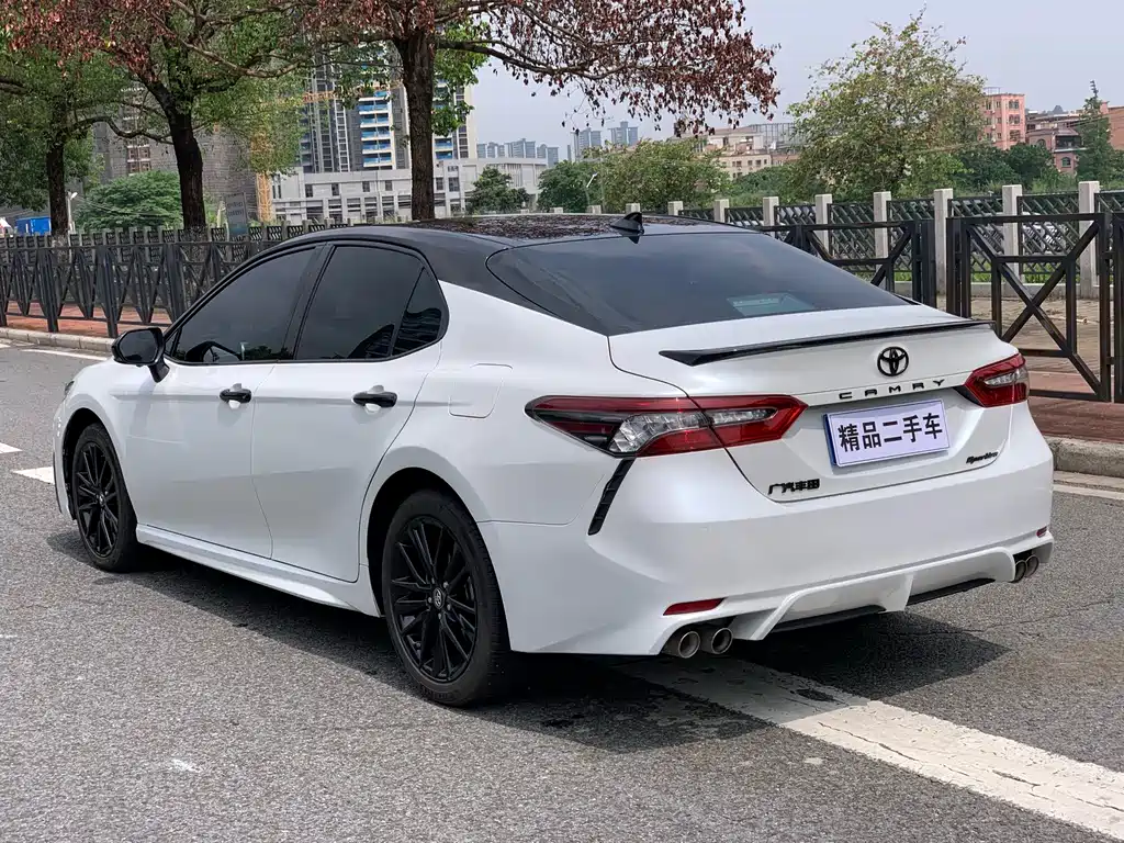 Toyota Camry 2023 2.0S