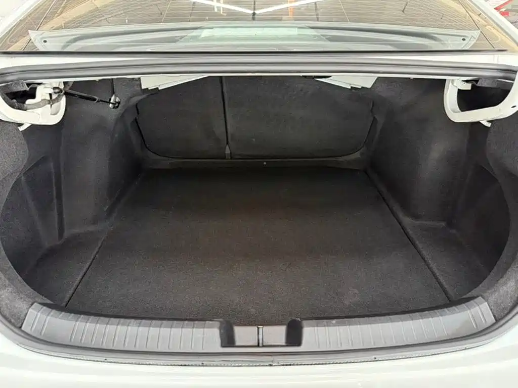 Volkswagen Sagitar — миниатюра 18