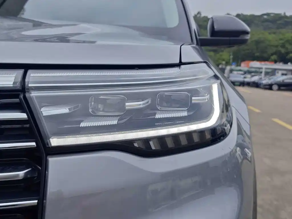 Ford Explorer — миниатюра 5